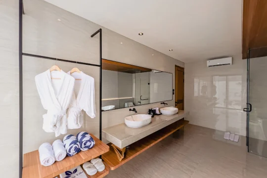 Wardrobe - Kinama Villa Jimbaran
